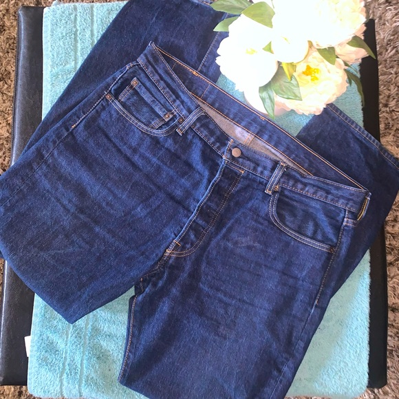 Levi's® Men's 501® Original Fit Straight Leg Jeans - Picture 6 of 7